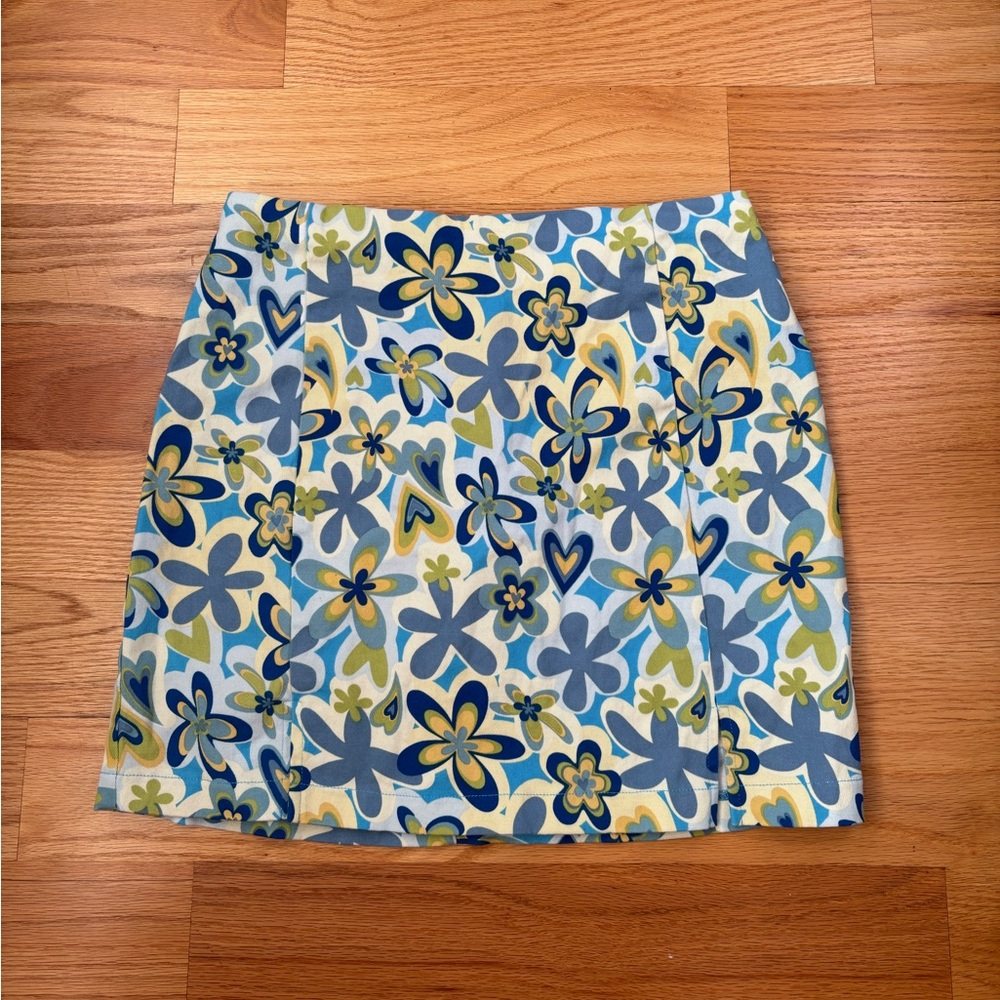Colourful floral mini skirt by Love On The Hanger